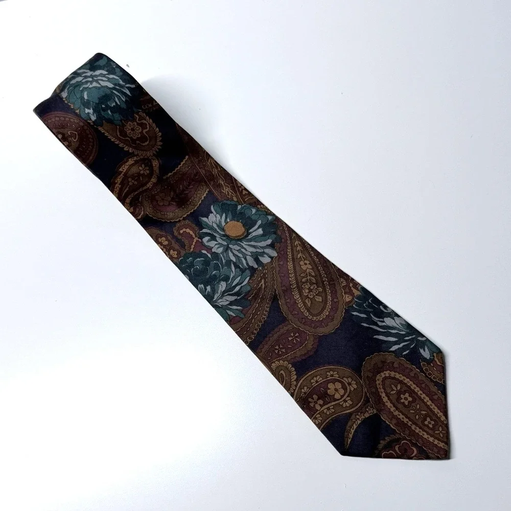 Fabienne Floral Paisley Necktie Vintage Dark Academia Old Money Retro Tie